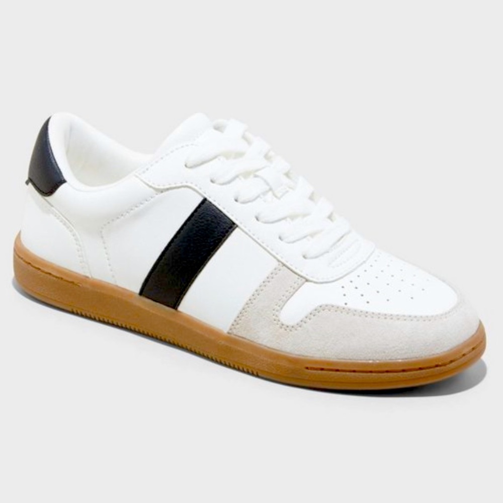 NWT Woman’s Nikita Fashion Sneakers with Memory Foam Insole by Universal…